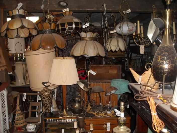 Find antique and retro lamps for less in our flea market.